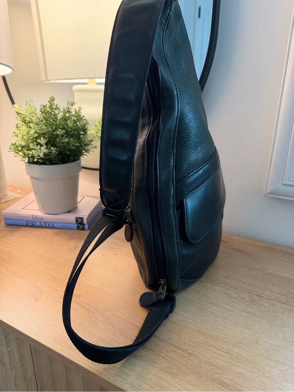 LLBean Black Leather Ameribag crossbody - Picture 6 of 7